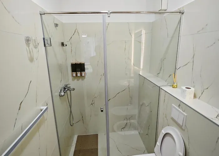 公寓 Vasil Gjika 2 *