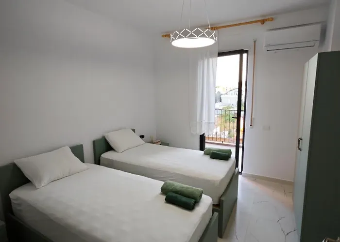 Vasil Gjika 2 * 地拉那