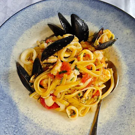 Vasil Gjika 2 * ティラナ